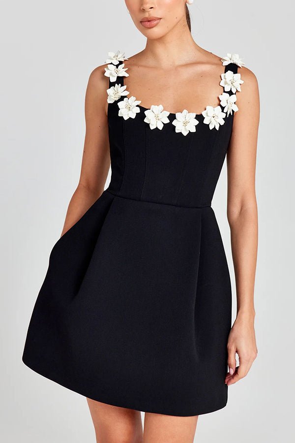 Cindy | Feminien Mini-Jurk met Bloemapplicaties