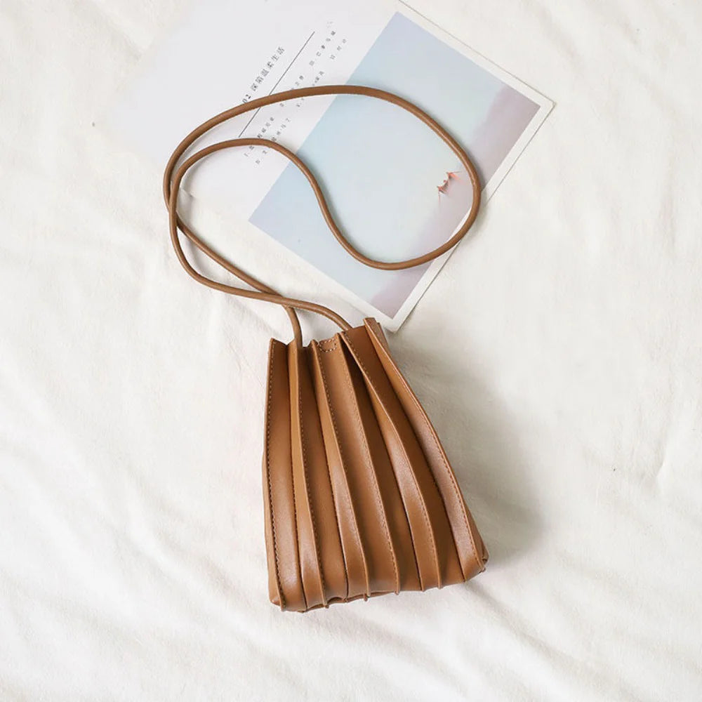 Faye geplooide crossbody 10