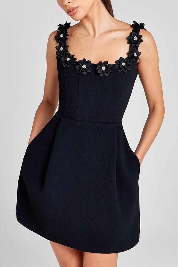 Cindy | Feminien Mini-Jurk met Bloemapplicaties
